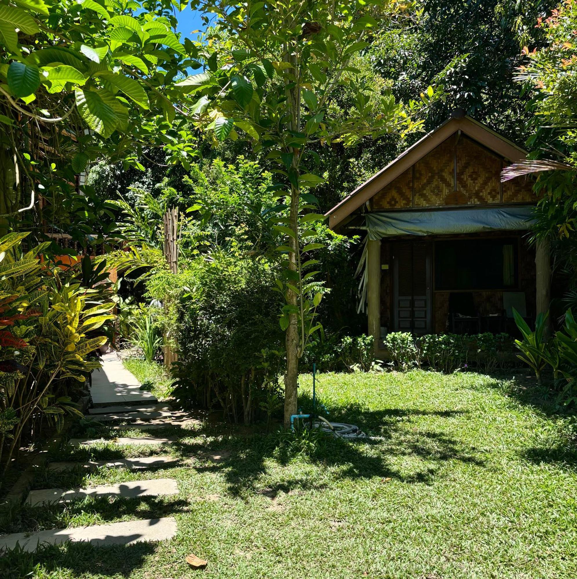 Starlight Beach Resort Koh Phayam Exterior foto