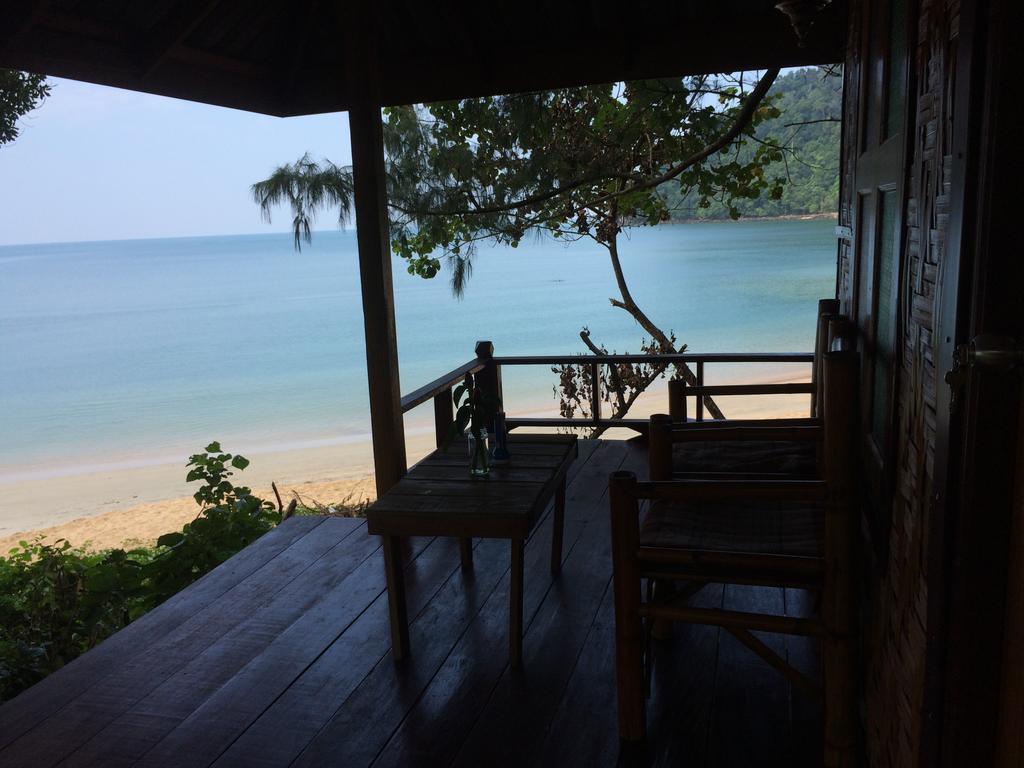 Starlight Beach Resort Koh Phayam Exterior foto